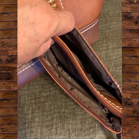 b . o . c    Purse  and Wristlet - Picture 5 of 7